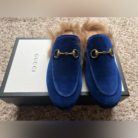 New GUCCI Princetown Fur velvet Cobalt Blue Slippers mules flats - Picture 4 of 9